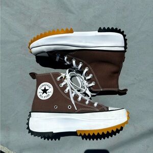 ✨OTO✨ Converse Run Star Hike High Squirrel Brown Size Women’s 6.5/EUR 37.5